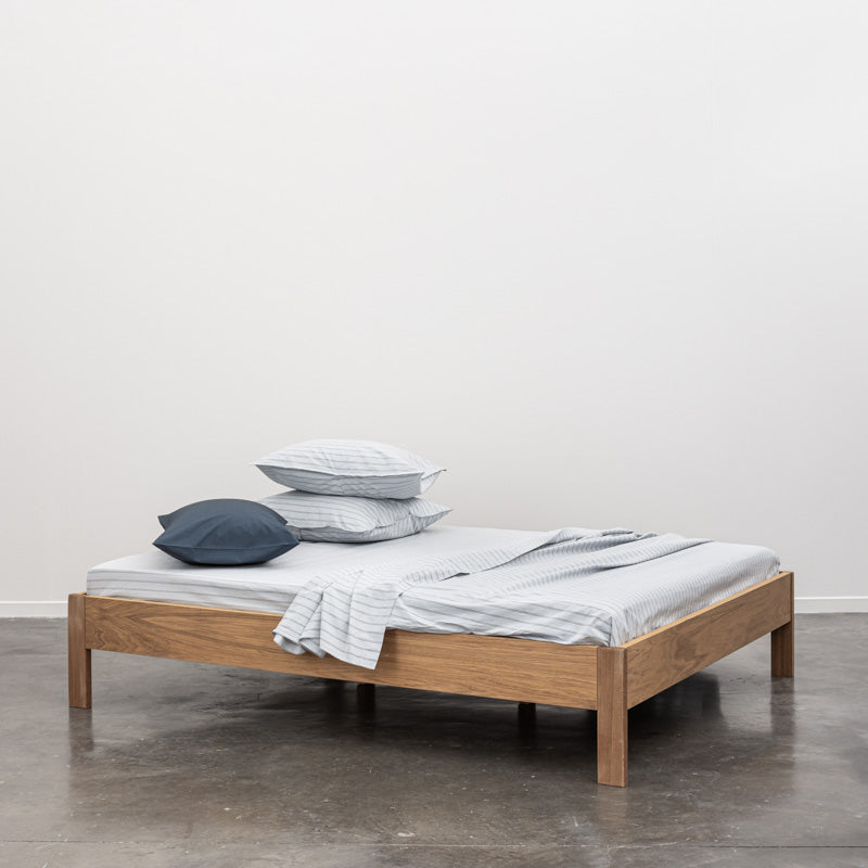 Drap plat en percale de coton lavé 300 fils • Rayures Bleues grises