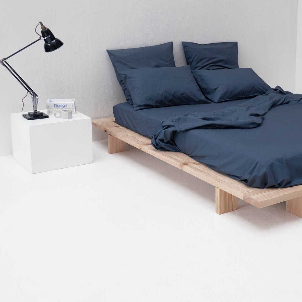 120 thread count washed cotton percale fitted sheet • Storm Blue