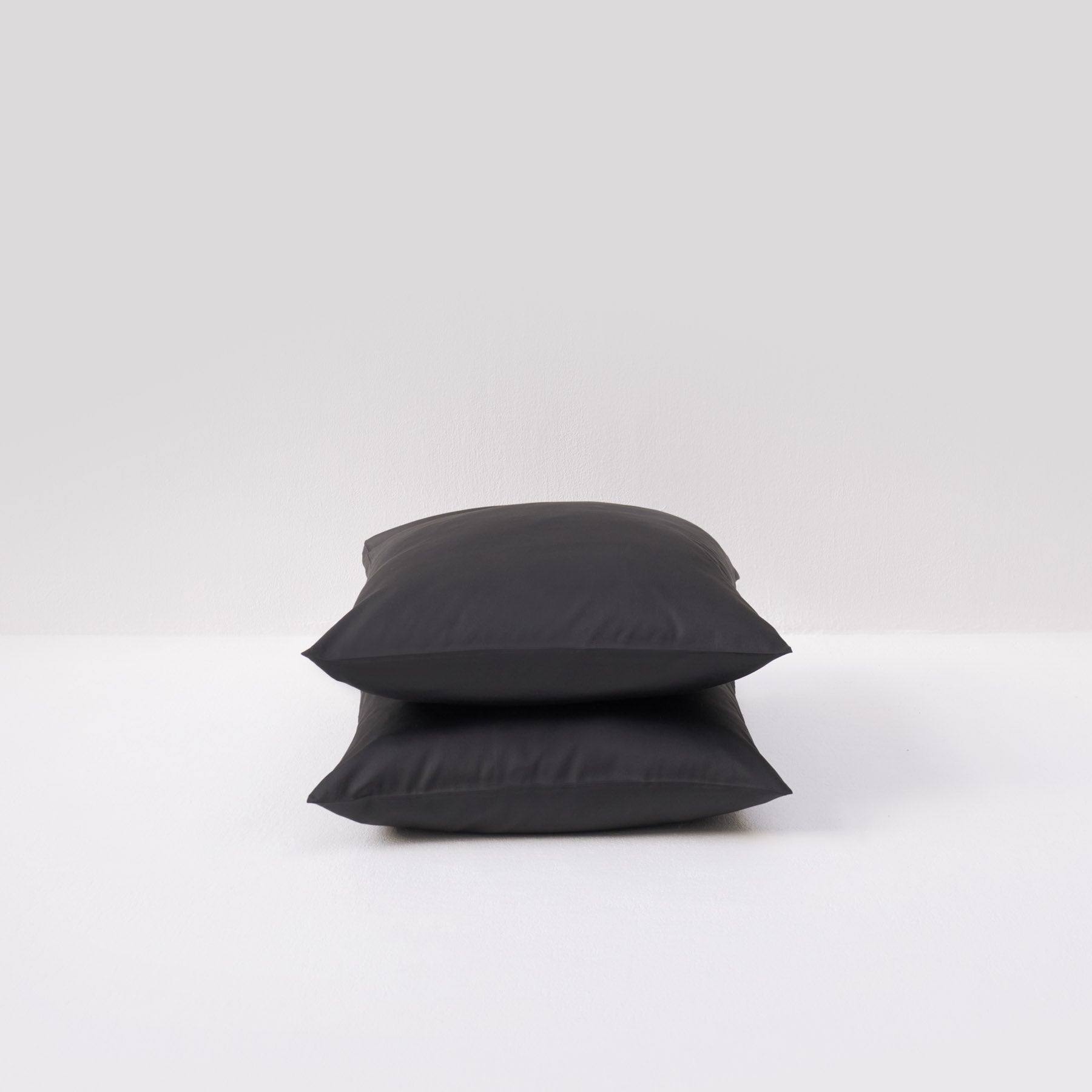 DVALA Taie d'oreiller, noir, 65x65 cm - IKEA