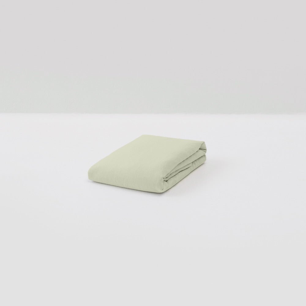Flat sheet in washed linen 190g/m² • Sage Green
