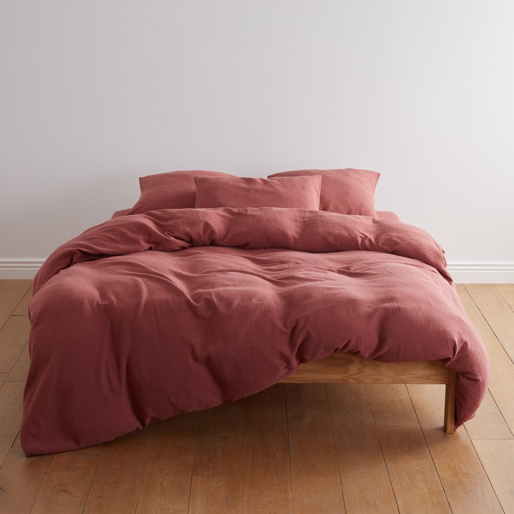 Brick pink cotton gauze bed set